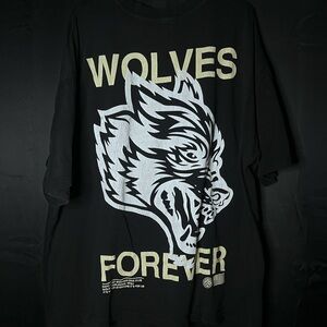 Wolves Forever Graphic T-Shirt